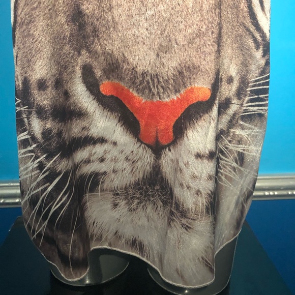 Tiger Top - Picture 2 of 4